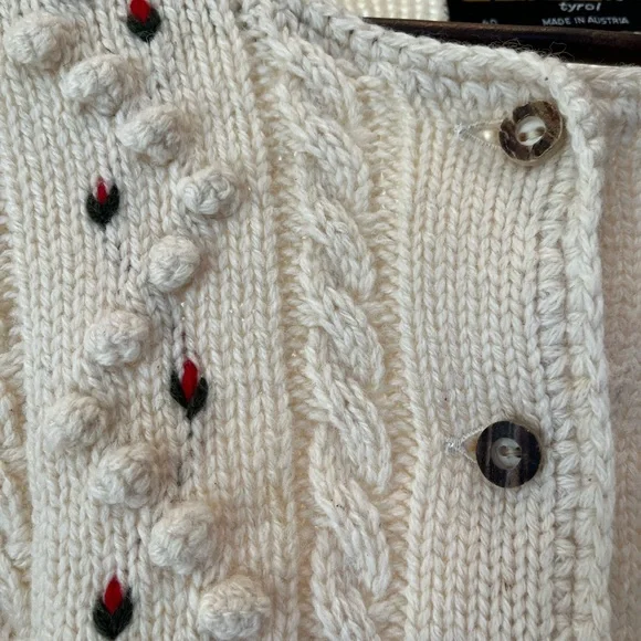 Vintage Ladies Geiger sweater - Picture 4 of 10